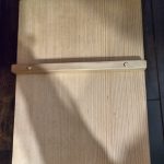 米杉で自作したiPadの木製スタンドの写真
